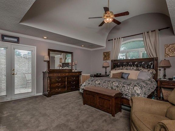 3rd image of 2120 Briarwood Dr