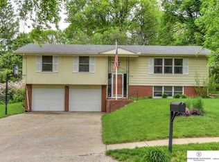 9746 Cady Ave, Omaha, NE 68134