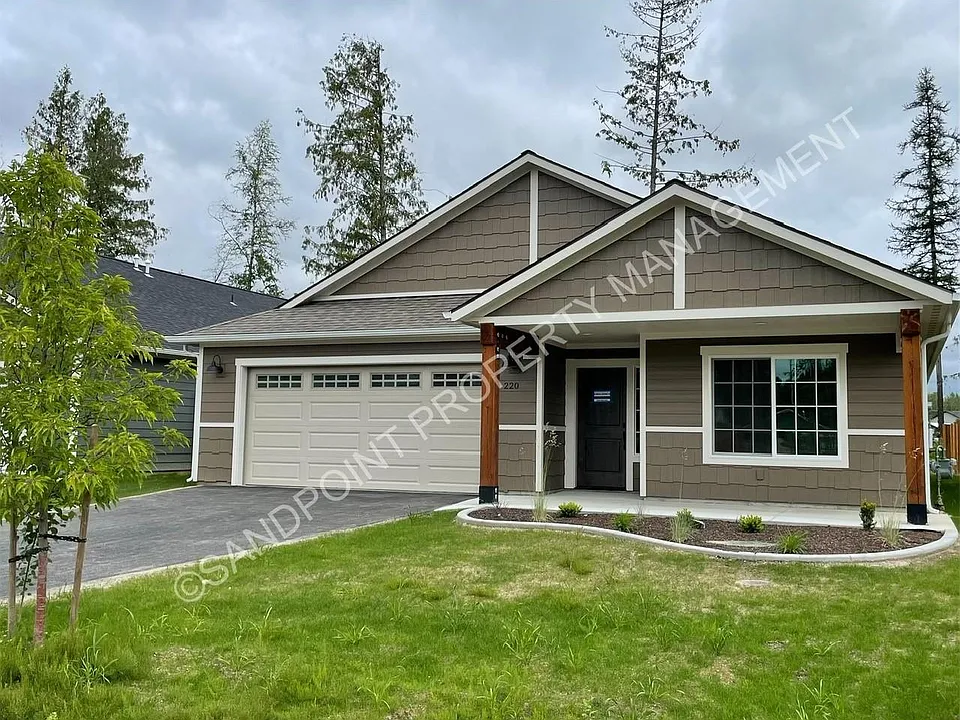 220 Carnelian Ave