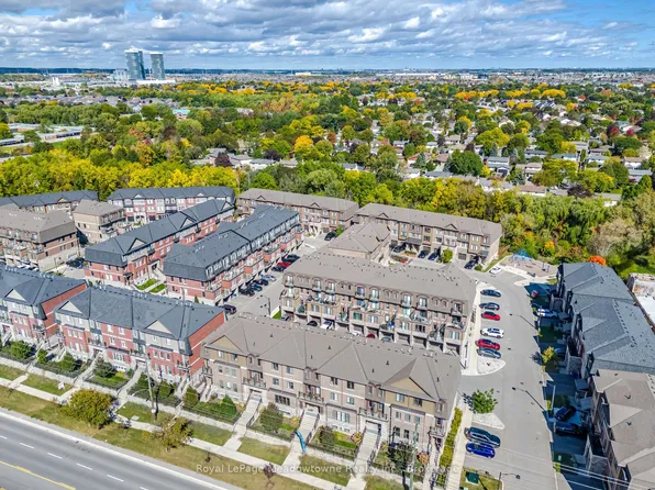 445 Ontario St S #55, Milton, ON L9T 9K2