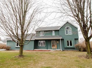 107 Mark Ct, North Prairie, WI 53153