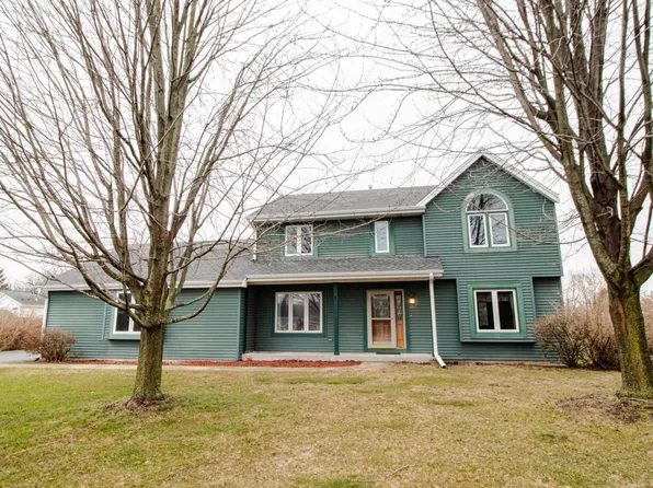 107 Mark COURT, North Prairie, WI 53153