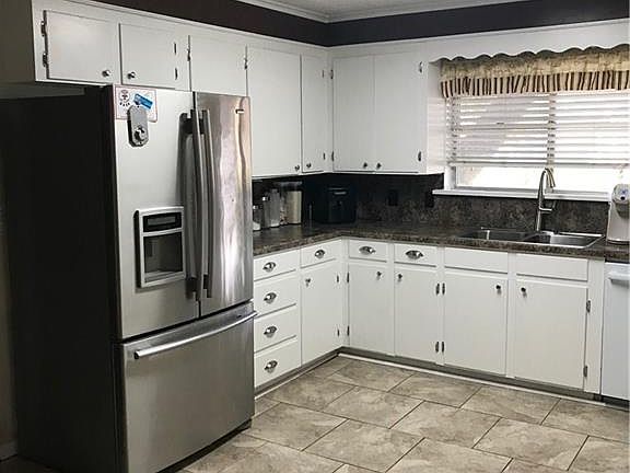 4th image of 2705 Higgins Dr