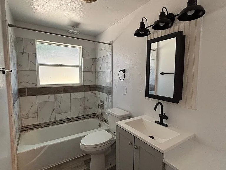 2571 E Uintah St — Photo 19