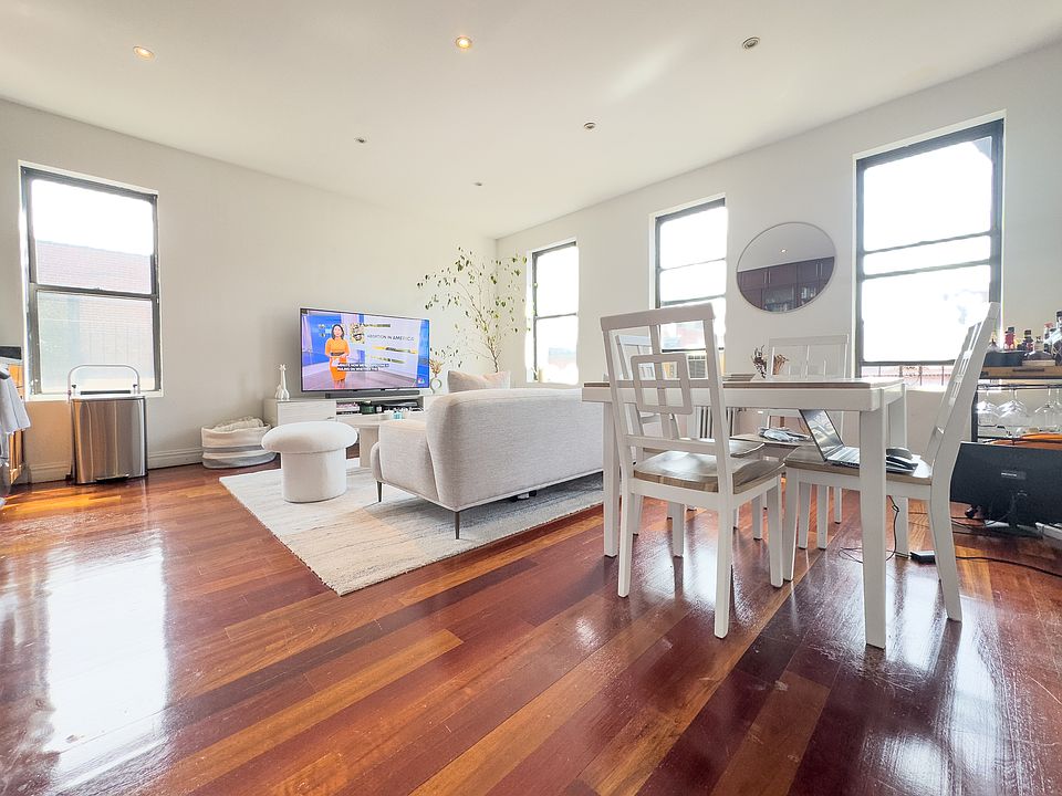 1st image of 261 W 21st St APT 15