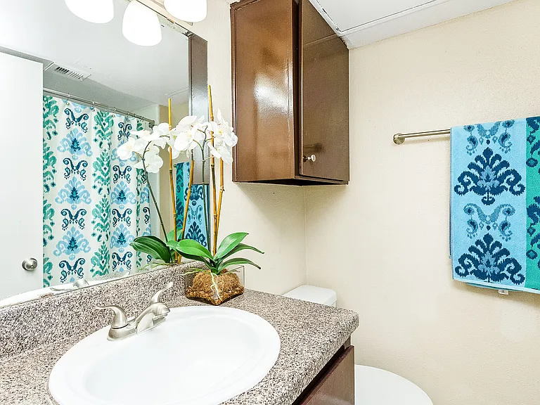 The Alora Apartments — Photo 25