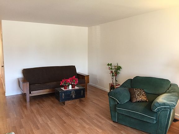 3rd image of 2525 Oriole Dr