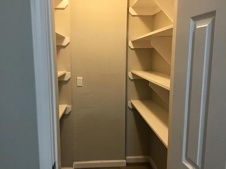 115 Rosedale Ave — Photo 13