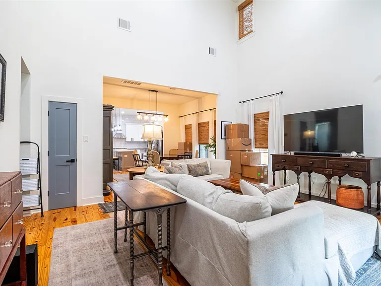 200 Carl St — Photo 14