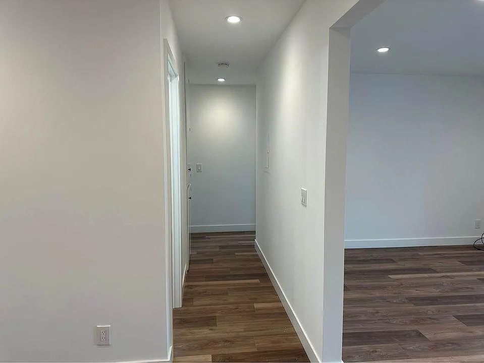 2 bed, 825 sqft, $3,700 — Photo 4