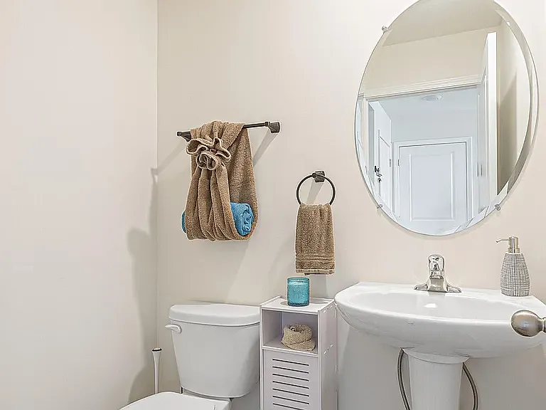 1/2 Bath