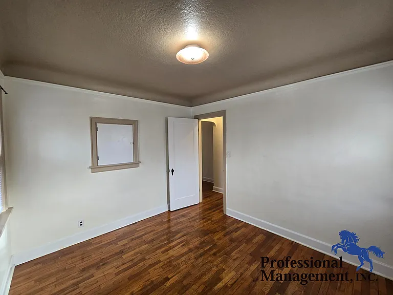 108 Alderson Ave — Photo 5