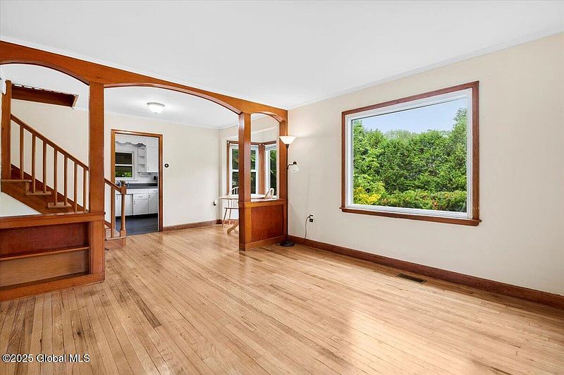 5th image of 11 Mohican Terrace