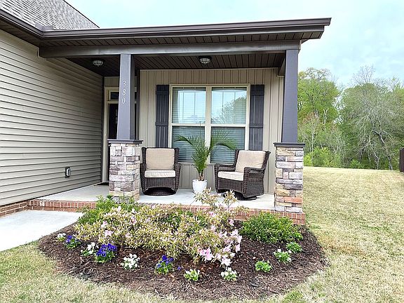 2nd image of 380 Greymark Ln