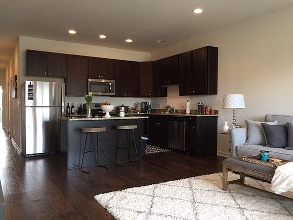 3rd image of 3040 N Harlem Ave