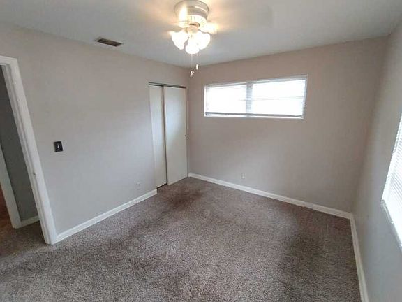 3rd image of 5810 Norde Dr E