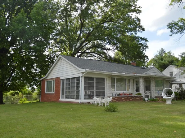 16 Dennis Dr, Belleville, IL 62226