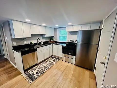 2 bed, 1.0 bath, 750 sqft, $1,950 — Photo 2