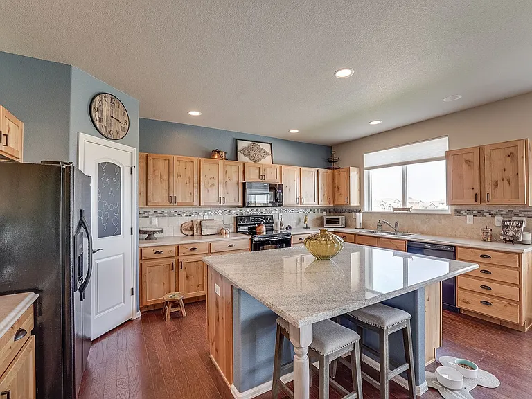 1302 Chamois Dr — Photo 2