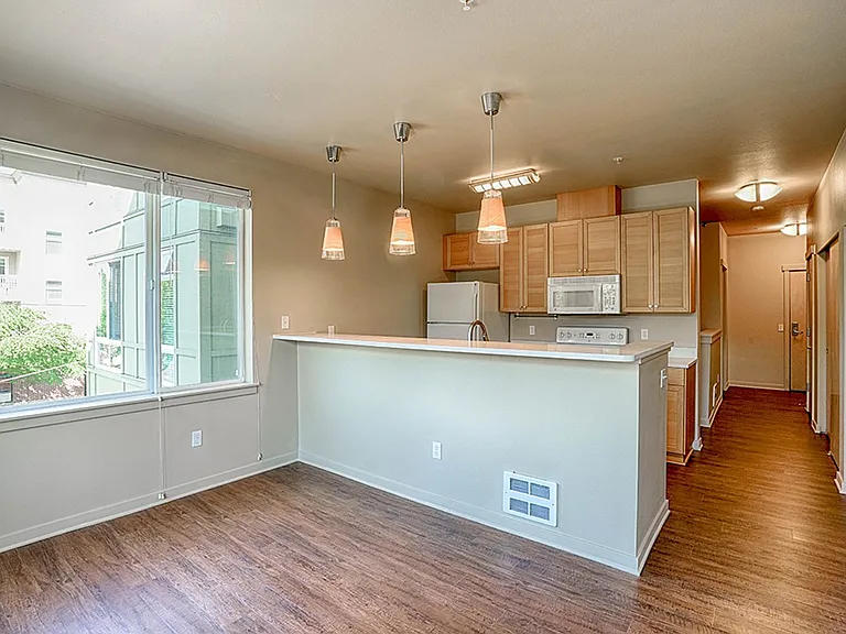 Saxe Apartments — Photo 7