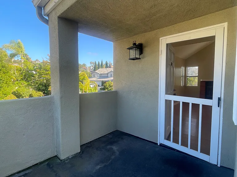 2918 Luciernaga St #202 — Photo 22
