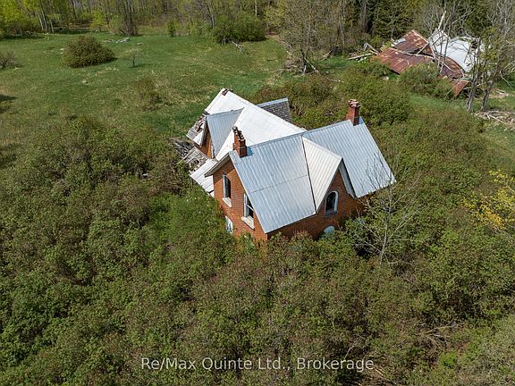 4th image of 289 Woods Rd