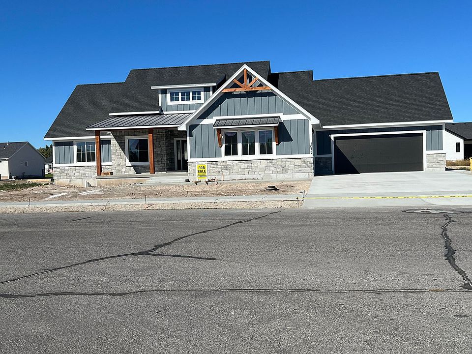 1st image of 1072 Larch Dr