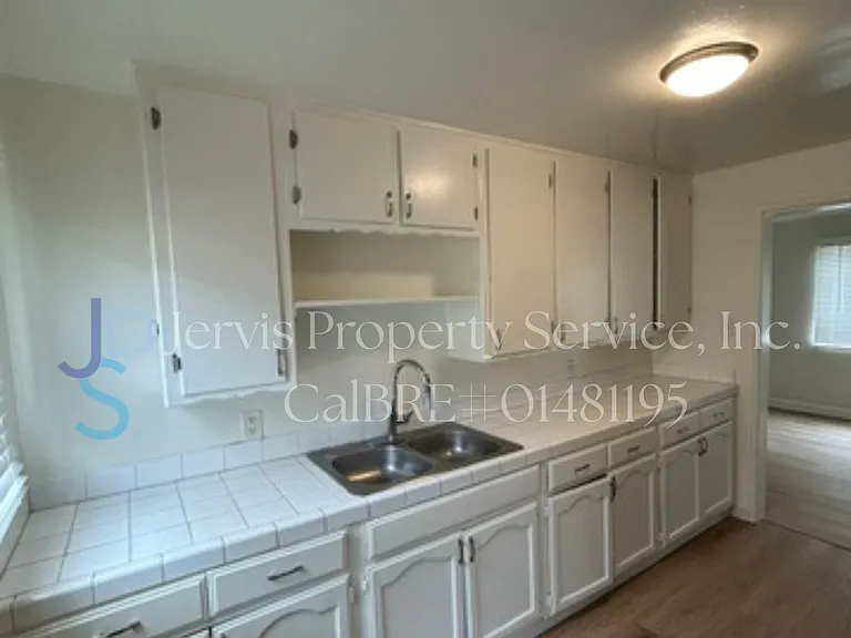 8922 Evergreen Ave #A — Photo 8