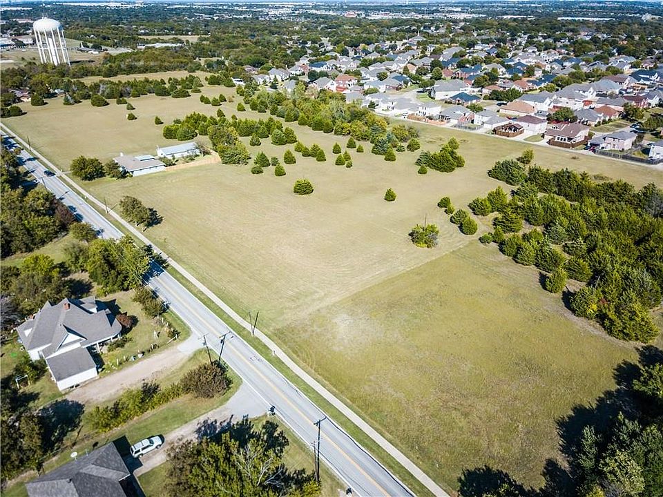 1st image of 1 Parks Dr #1