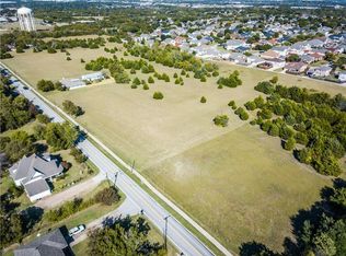 1 Parks Dr #1, Desoto, TX 75115