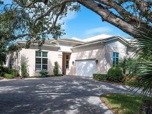 2nd image of 1612 Weybridge Cir