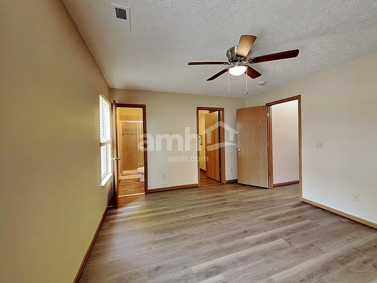 4930 Kingpin Dr — Photo 9