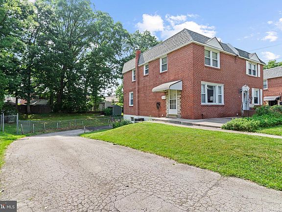 3rd image of 526 Michell St