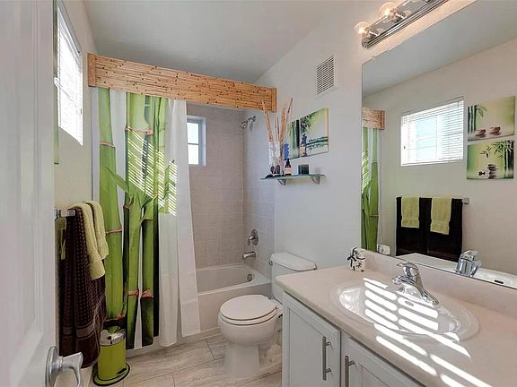 Second Floor - Secondary Bathroom