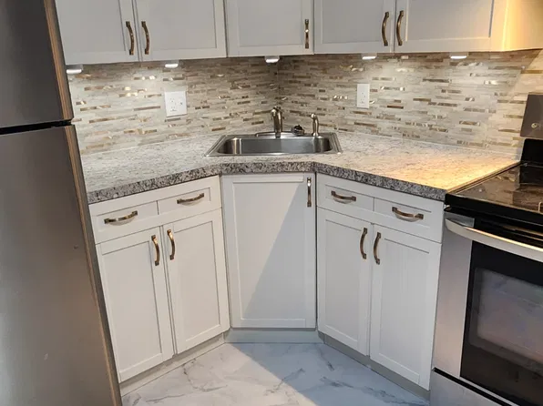 30 Mechanic St #D, Jewett City, CT 06351