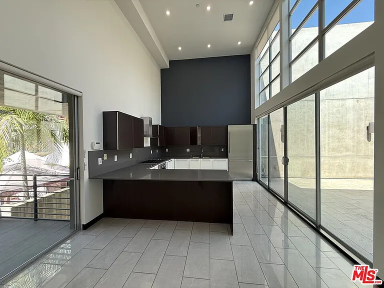 807 Huntley Dr — Photo 11