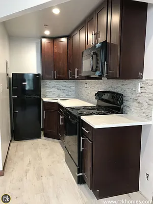 Rented by Realty 2000 Corp | media 3