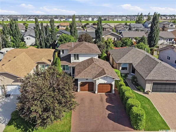 518 Sears COVE, Saskatoon, SK S7N 4V6