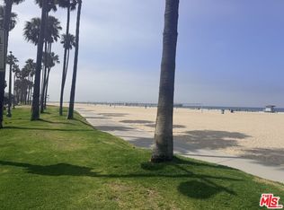 28 24th Pl #A, Venice, CA 90291