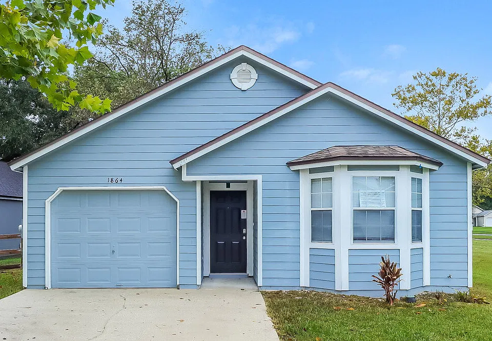 1864 Manitoba Ct S