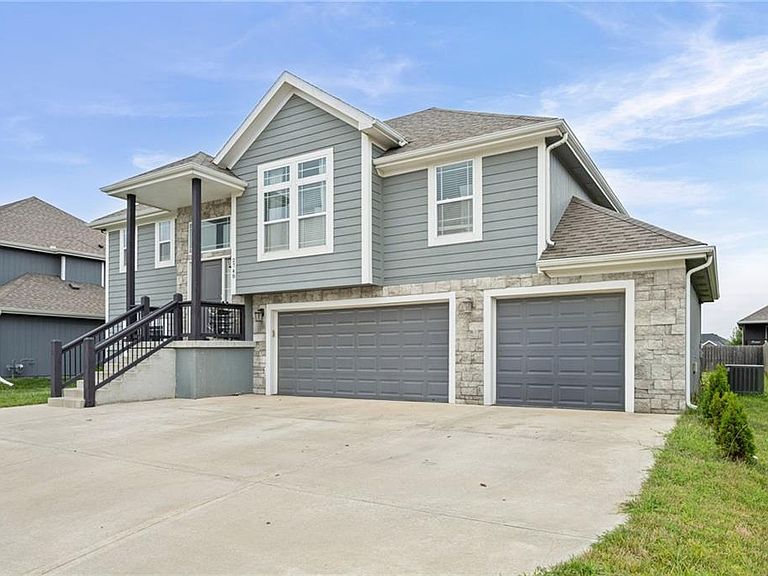 Listing photo 2