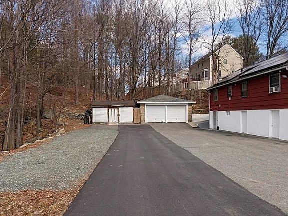 3rd image of 222 Walnut St