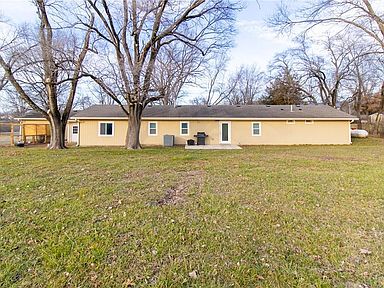 17823 Eisenhower Rd, Leavenworth, KS 66048 | Zillow