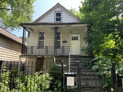 8447 S Escanaba Ave, Chicago, IL, 60617