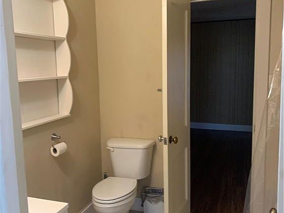 4th image of 2834 Debra Ln