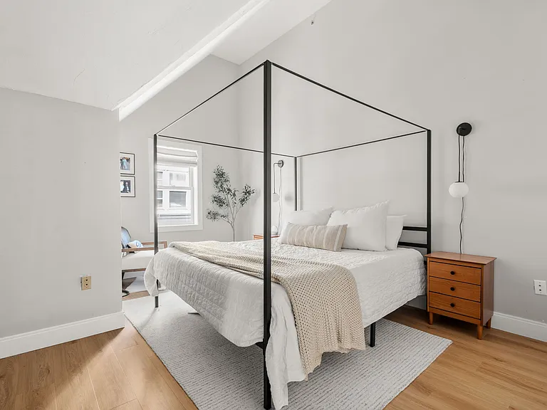 123 Tudor St — Photo 14