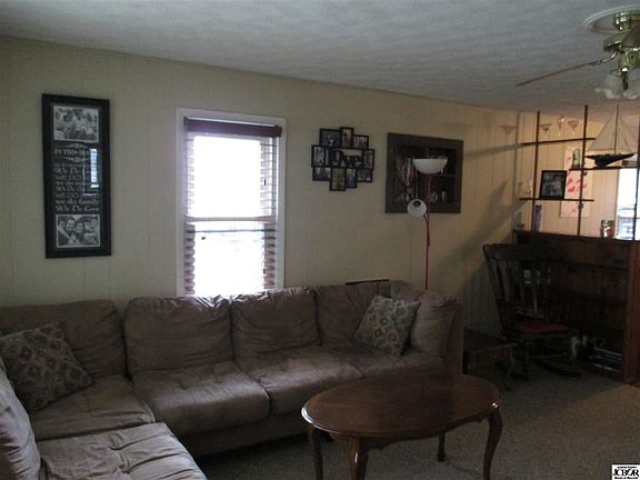 3rd image of 418 E 10th St