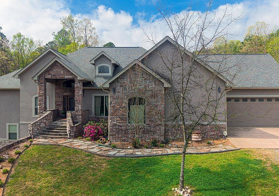 1st image of 2711 Johnson Ln