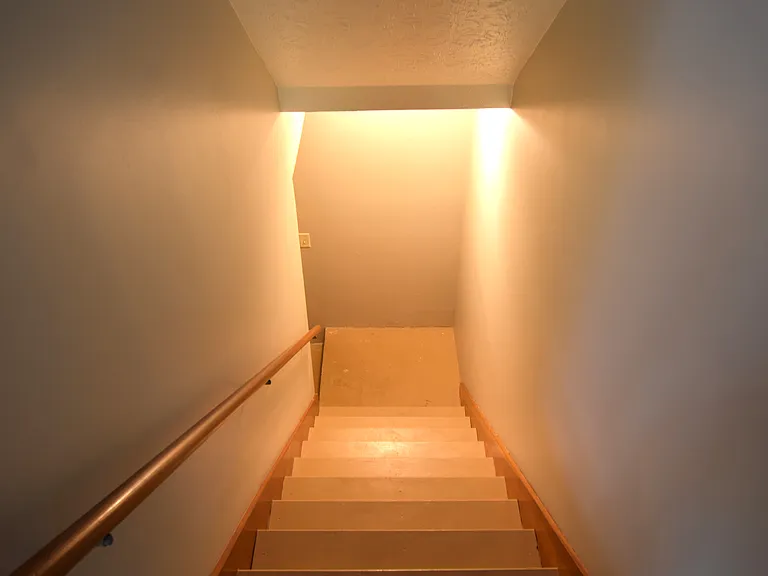 1136 Anthrop Dr — Photo 15