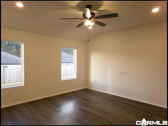 3 bed, 2.0 bath, 1355 sqft, $1,550 — Photo 2
